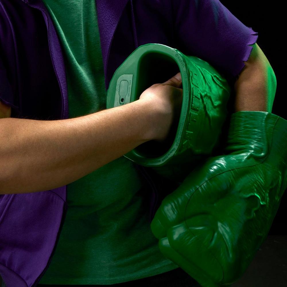 Marvel Legends Series Incredible Hulk Premium Roleplay Fists